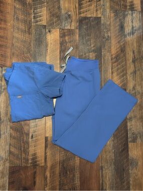 FIGS Scrubs set Catarina top High Waisted Livingston Basic Pants Ceil Blue Sz XS